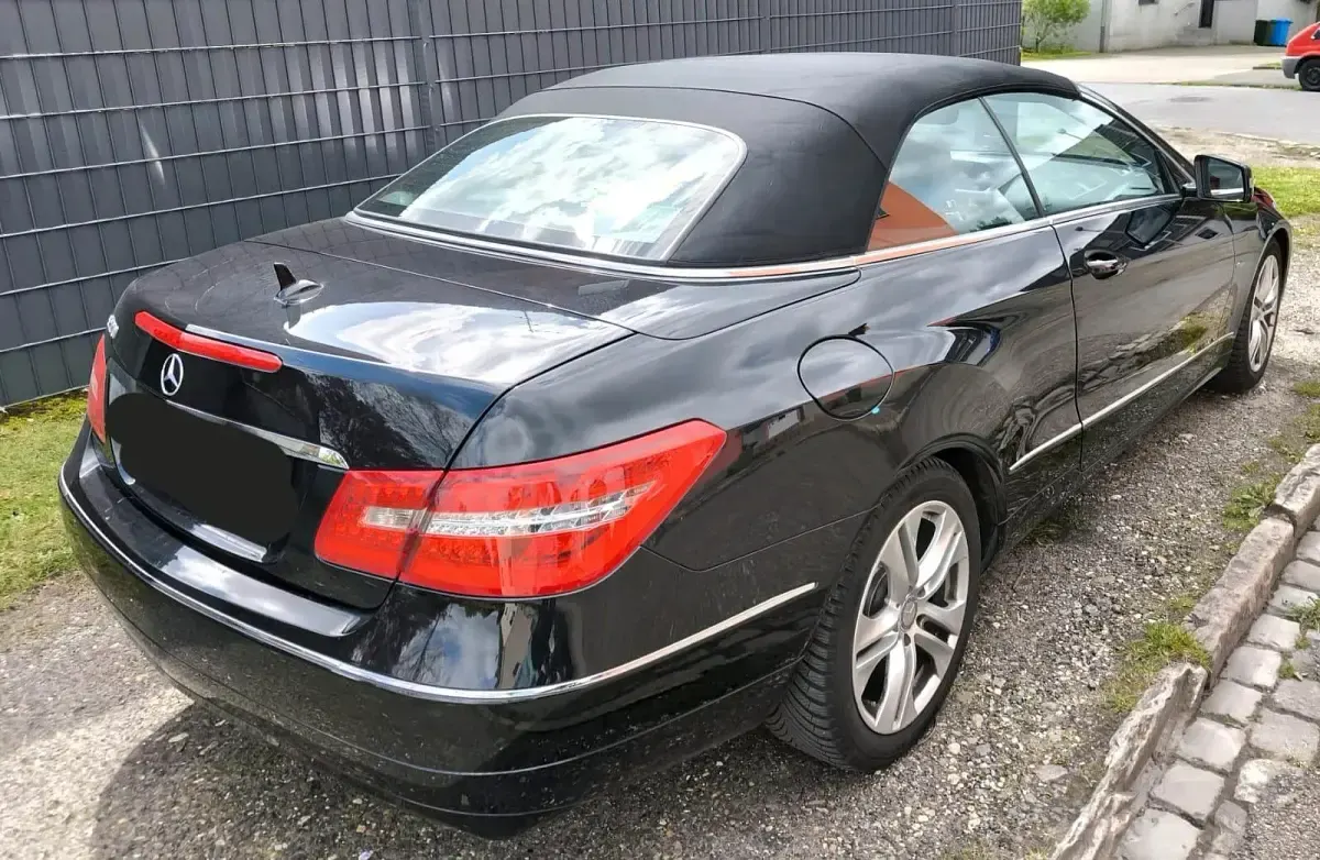 Second-hand Mercedes E200 184 CP (135 kW) 2012 Negru Cabrio