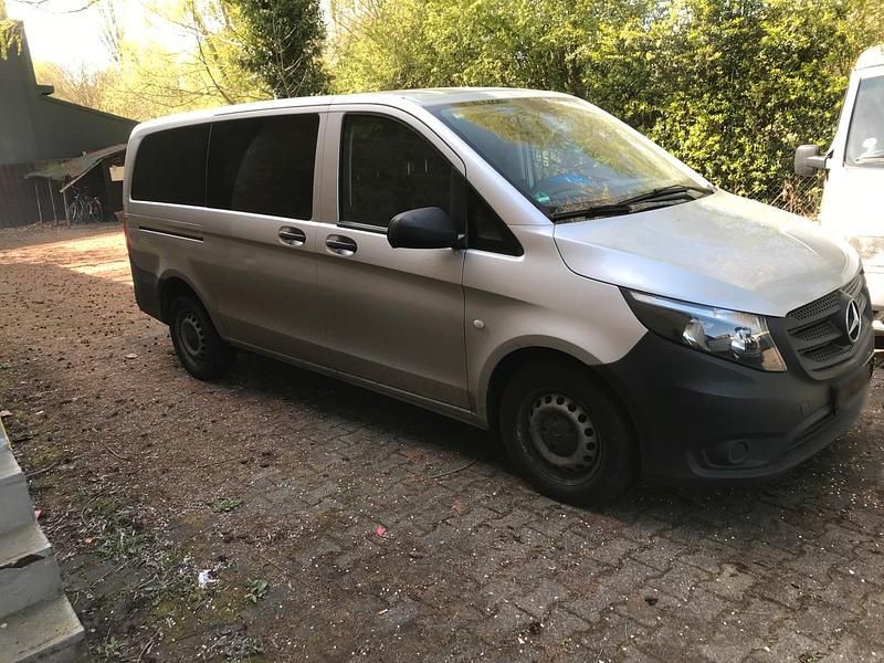 Gebraucht Mercedes Vito 163 PS (119 kW) 2018 Silber Van