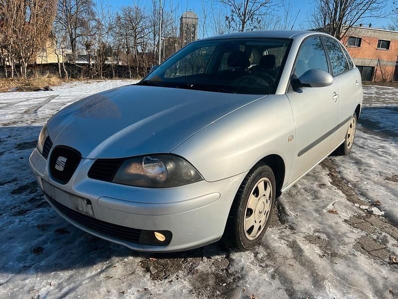 Silber Gebraucht 2005 Seat Ibiza Kleinwagen | 1.500 € (Fairer Preis) - Bild 1/4