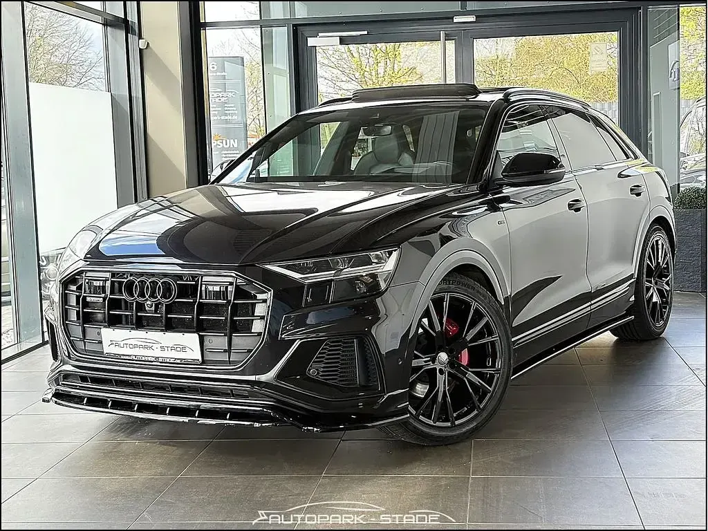Używany Audi Q8 S-line plus 286 KM (210 kW) 2019 Czarny SUV