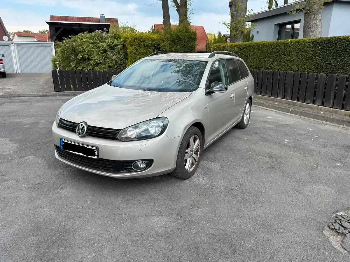 Gebraucht VW Golf VII 122 PS (89 kW) 2012 Gold Kombi