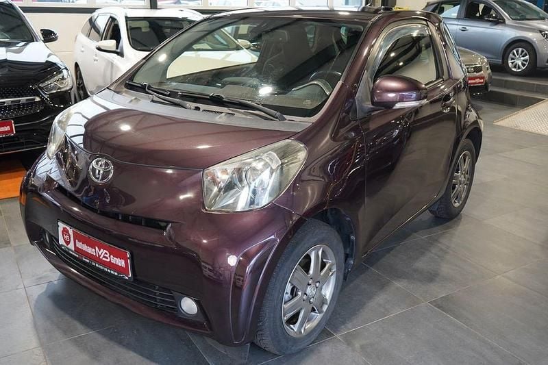 Gebraucht Toyota iQ 68 PS (50 kW) 2009 Violet Kleinwagen