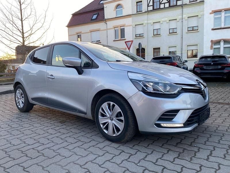 Gebraucht Renault Clio IV 75 PS (55 kW) 2017 Silber Kleinwagen