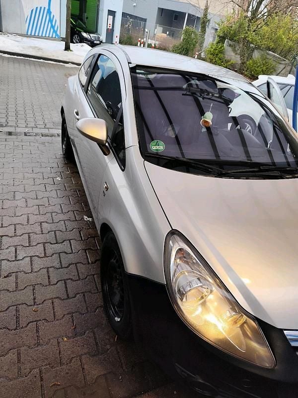 Gebraucht Opel Corsa 69 PS (50 kW) 2010 Silber Kleinwagen