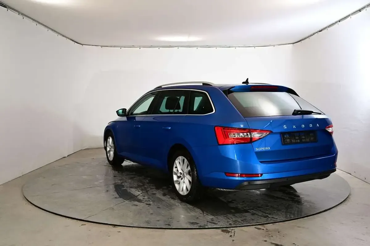 Gebraucht Skoda Superb Ambition 150 PS (110 kW) 2024 Blau Limousine