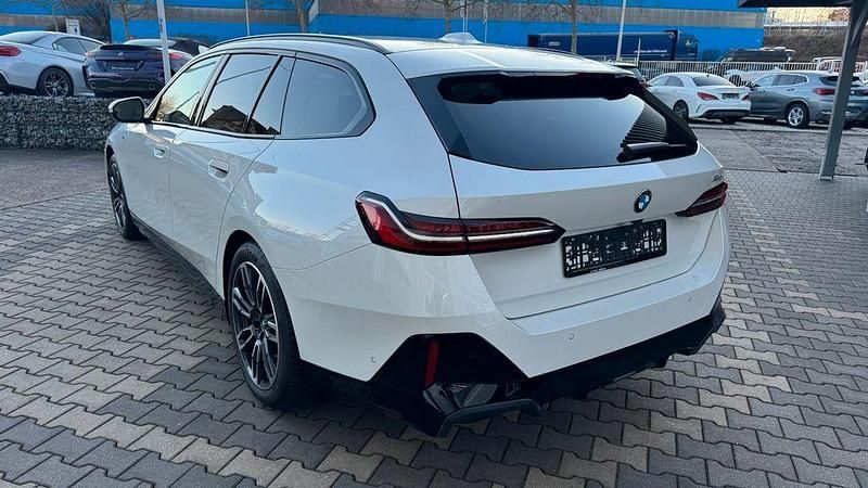 Gebraucht BMW 520 M Sport 190 PS (139 kW) 2025 Weiß Limousine