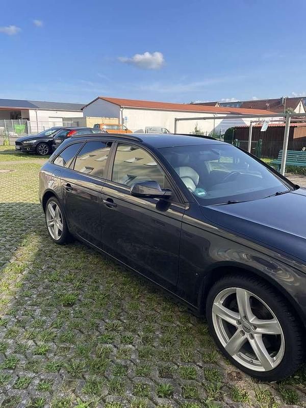 Gebraucht Audi A4 177 PS (130 kW) 2012 Grau Kombi
