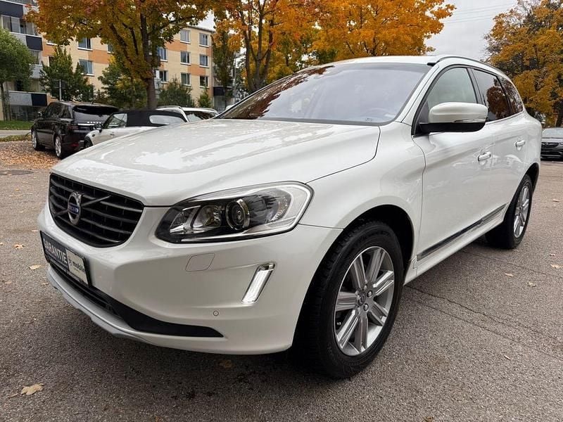 Weiß Gebraucht 2018 Volvo XC60 Summum SUV | 18.900 € (Superpreis) - Bild 1/4