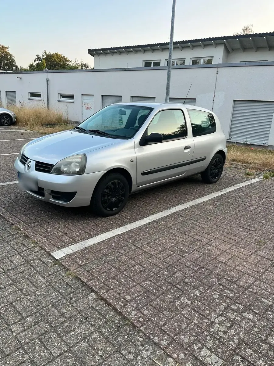 Gebraucht Renault Clio 60 PS (44 kW) 2006 Silber Kleinwagen