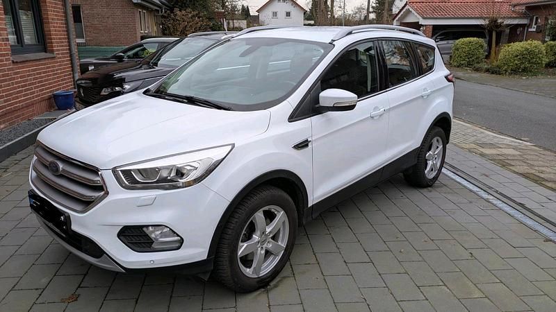 Gebraucht Ford Kuga Cool & Connect 120 PS (88 kW) 2017 Weiß SUV
