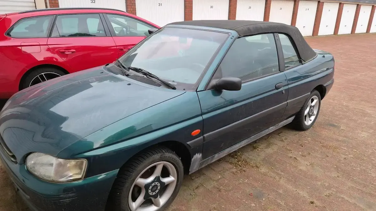 Gebraucht Ford Escort Cabriolet 75 PS (55 kW) 1996 Grün Cabrio