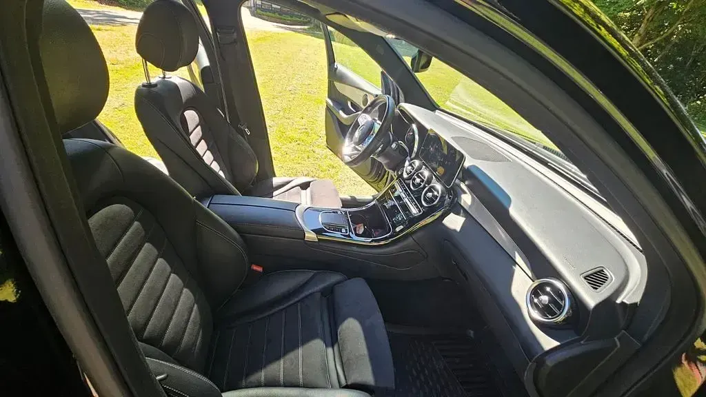 Gebraucht Mercedes GLC200 AMG line 197 PS (144 kW) 2022 Schwarz SUV
