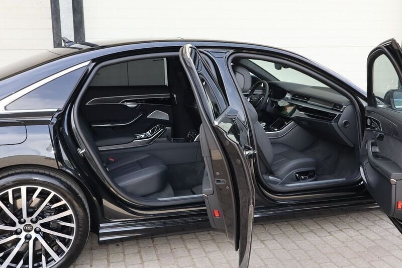 Grau Gebraucht 2023 Audi A8L Exclusive Limousine | 86.800 € (Superpreis) - Bild 1/4