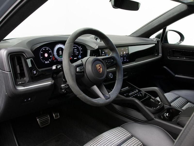 Gebraucht Porsche Cayenne Turbo E-Hybrid 740 PS (544 kW) 2024 Grau SUV
