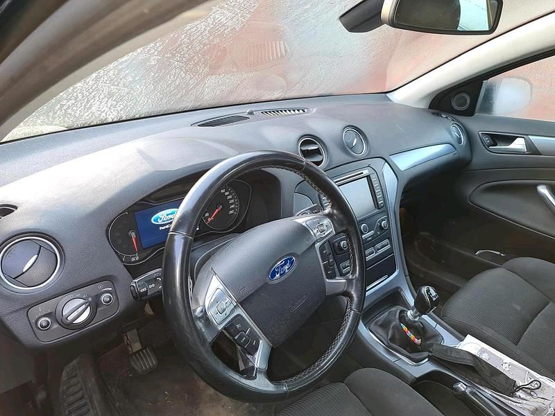 Gebraucht Ford Mondeo 179 PS (131 kW) 2011 Schwarz Kombi