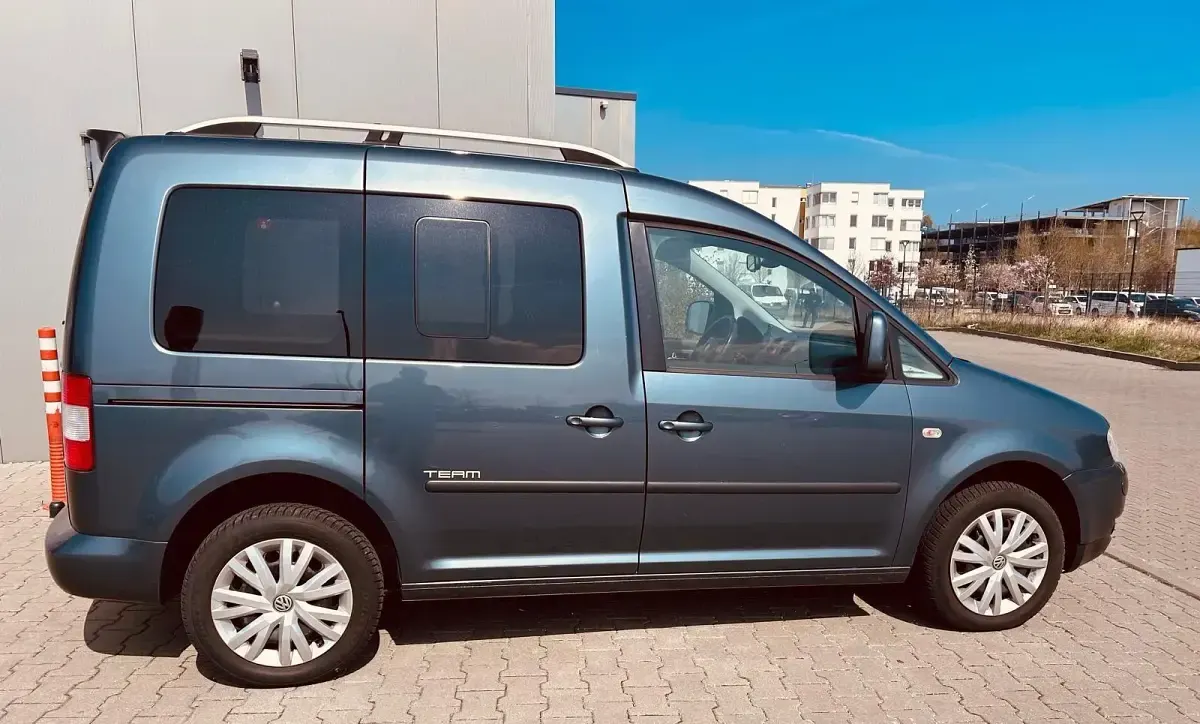 Gebraucht VW Caddy 105 PS (77 kW) 2010 Schwarz Van / Kleinbus