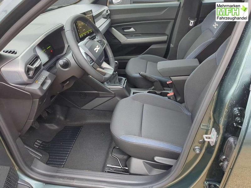 Neu Dacia Duster Expression 122 PS (89 kW) 2026 Safarigrüngrau SUV