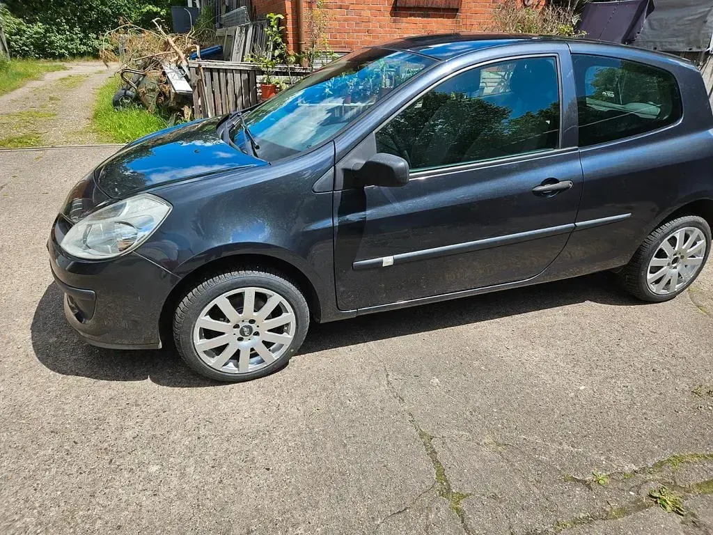 Gebraucht Renault Clio II Dynamique 88 PS (64 kW) 2006 Schwarz Limousine