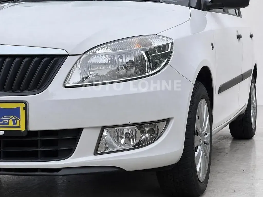 Gebraucht Skoda Fabia Classic 69 PS (50 kW) 2011 Weiß Limousine