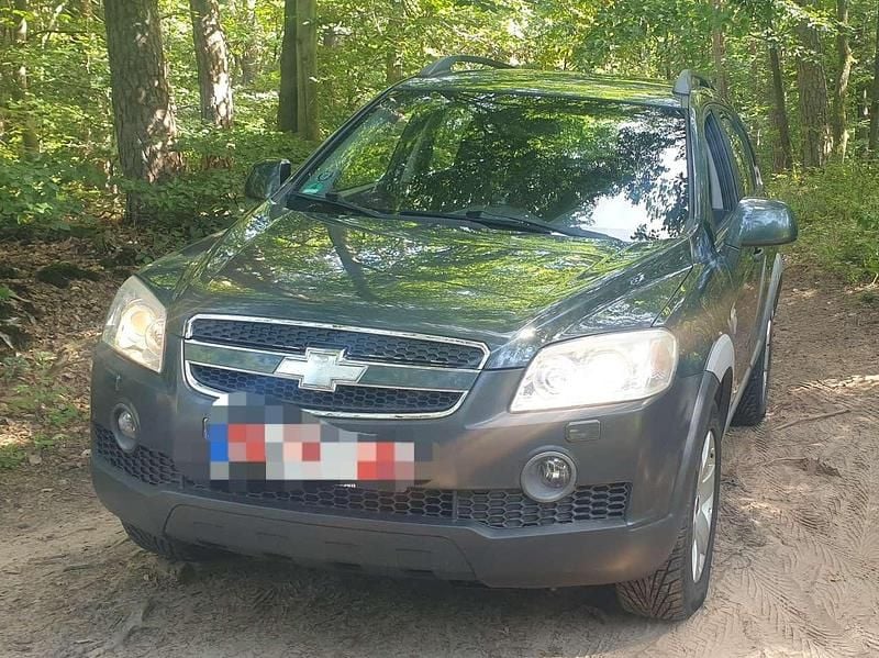 Grün Gebraucht 2007 Chevrolet Captiva LS SUV | 3.990 € (Fairer Preis) - Bild 1/4