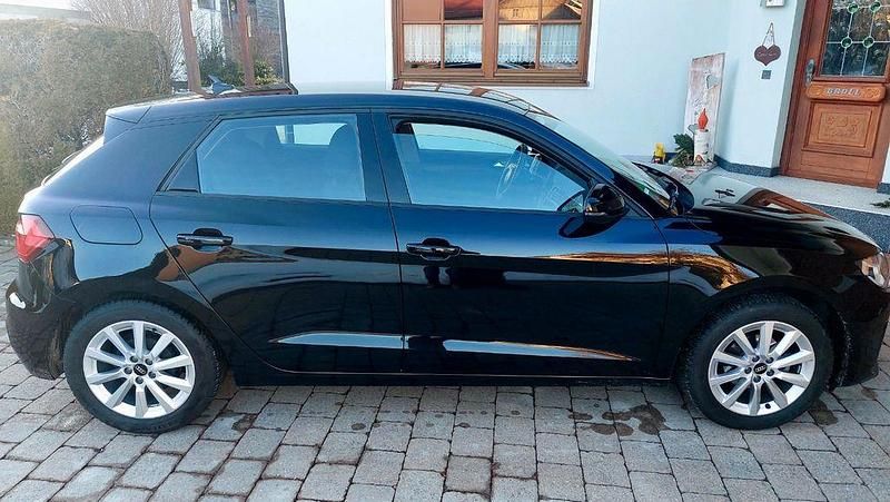 Gebraucht Audi A1 Advanced 95 PS (69 kW) 2023 Schwarz SUV