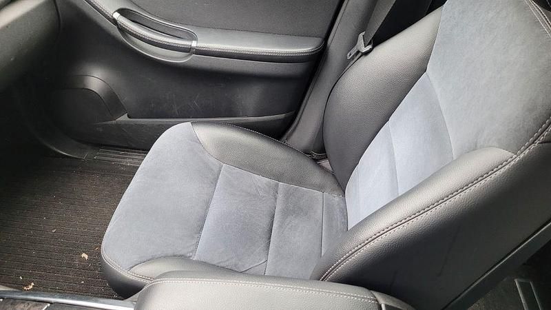 Gebraucht Mercedes R350 265 PS (194 kW) 2011 Schwarz Van / Kleinbus