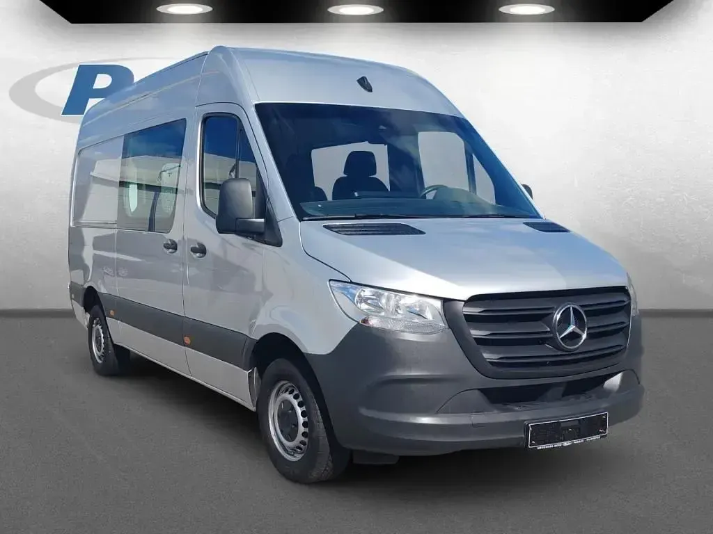 Używany Mercedes Sprinter 170 KM (125 kW) 2021 Srebrny Van