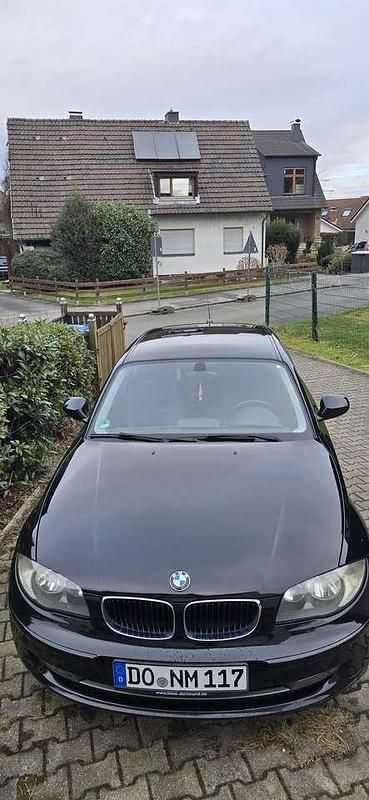 Gebraucht BMW 116 116 PS (85 kW) 2011 Schwarz Kleinwagen