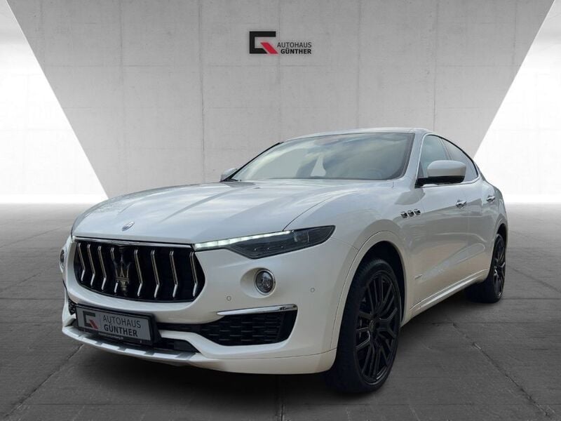 Weiss Gebraucht 2021 Maserati Levante GranLusso SUV | 69.900 € (Teuer) - Bild 1/4