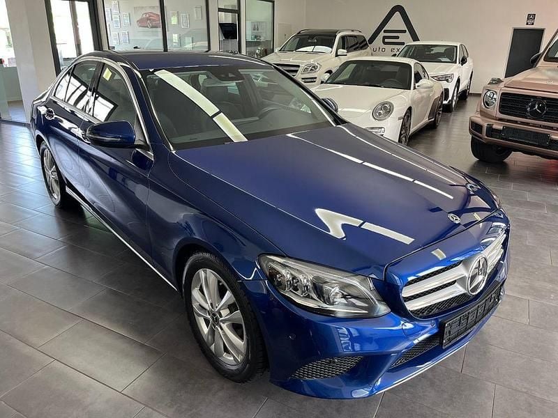 Brillantblau Gebraucht 2019 Mercedes C220 Limousine | 25.999 € (Fairer Preis) - Bild 1/4