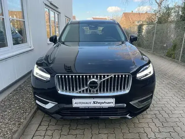 Gebraucht Volvo XC90 Plus 235 PS (172 kW) 2023 Onyx black metallic (metallic) SUV