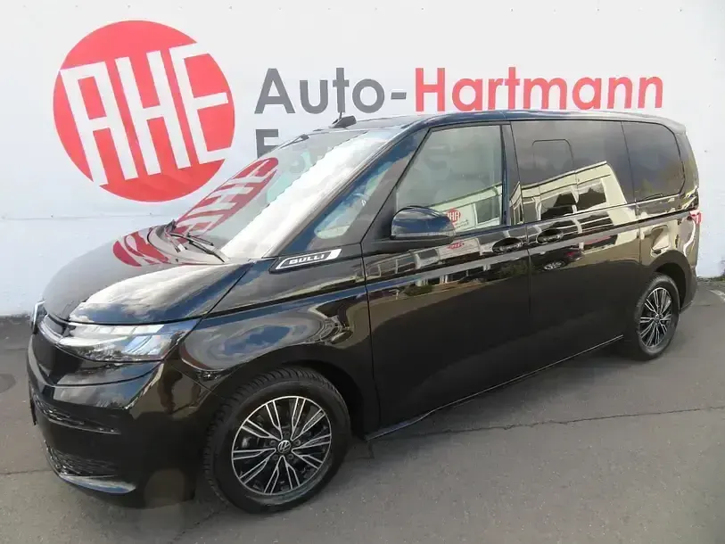 Second-hand VW Multivan Life 150 CP (110 kW) 2023 Negru Monovolum