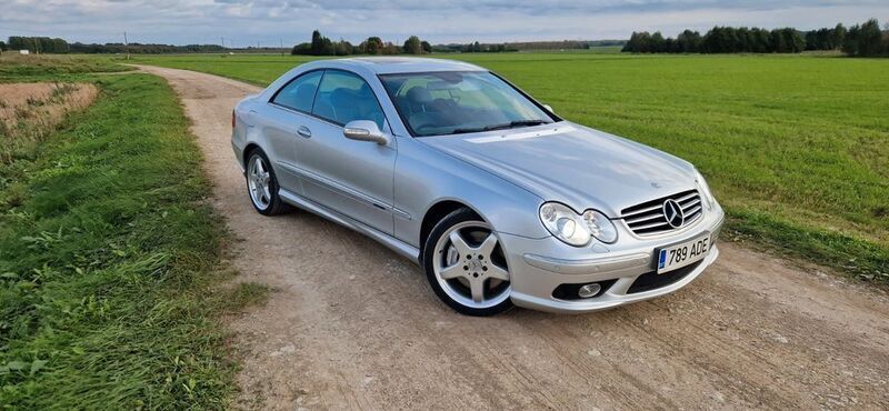 Silber Gebraucht 2003 Mercedes CLK500 Avantgarde | 11.900 € (Fairer Preis) - Bild 1/4