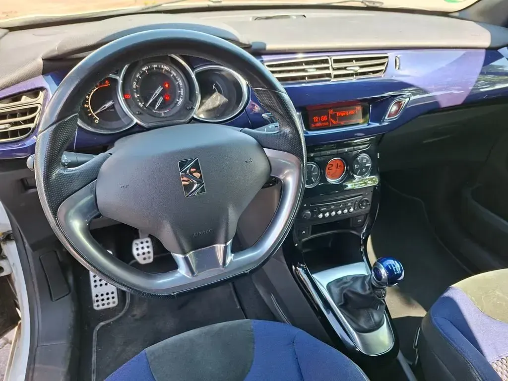 Gebraucht Citroën DS3 Sport Chic 114 PS (83 kW) 2013 Weiß Limousine