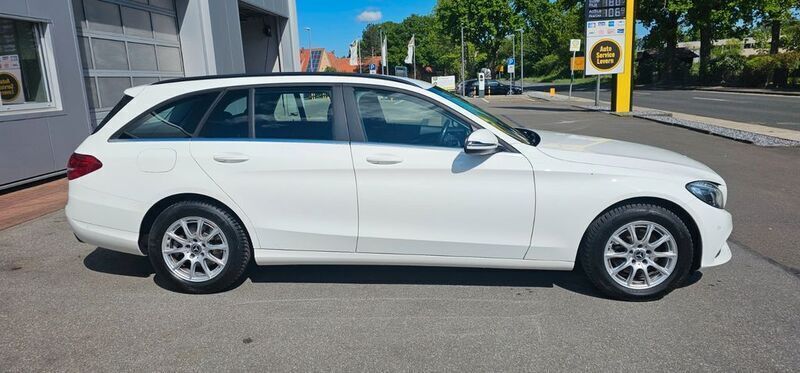 Gebraucht Mercedes C200 136 PS (100 kW) 2016 Weiß Limousine