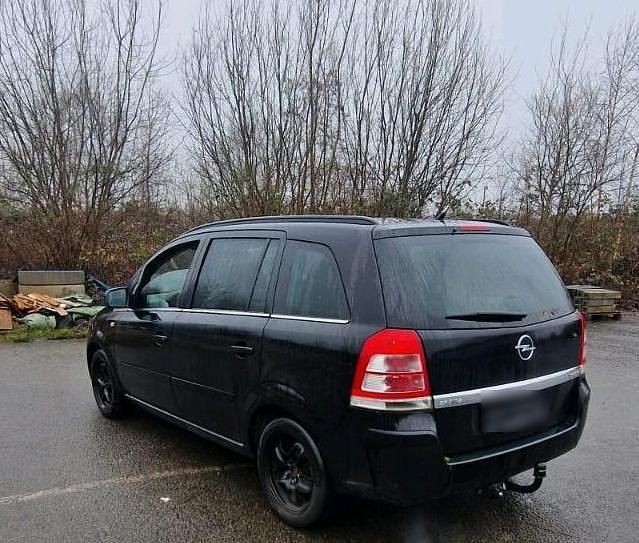 Gebraucht Opel Zafira 120 PS (88 kW) 2010 Schwarz Van / Kleinbus