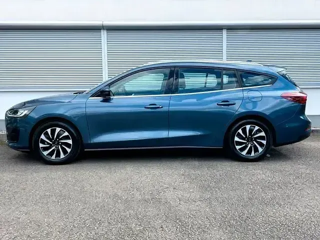 Używany Ford Focus Titanium 155 KM (114 kW) 2024 Niebieski Sedan/Limuzyna