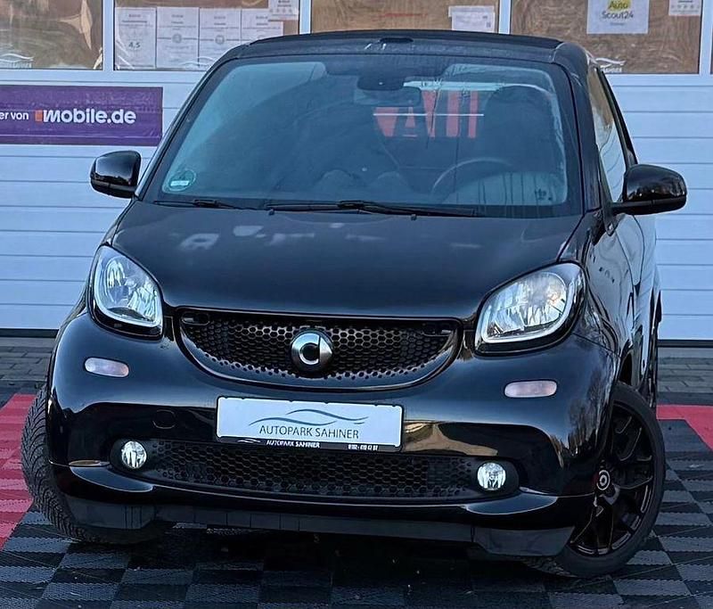Schwarz Gebraucht 2017 Smart ForTwo Cabrio Cabrio | 9.999 € (Guter Preis) - Bild 1/4