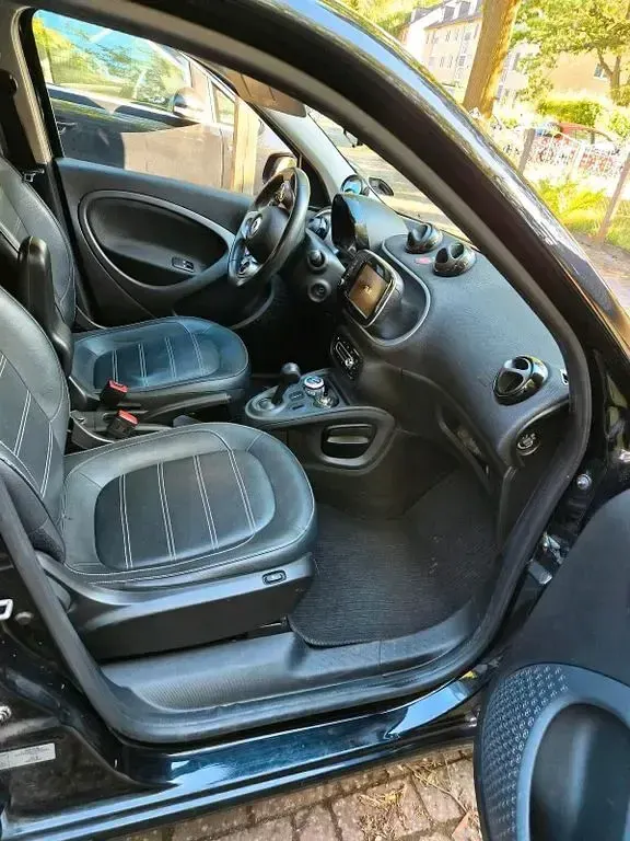 Gebraucht Smart ForFour Electric Drive 41 kW (56 PS) 2018 Schwarz Limousine