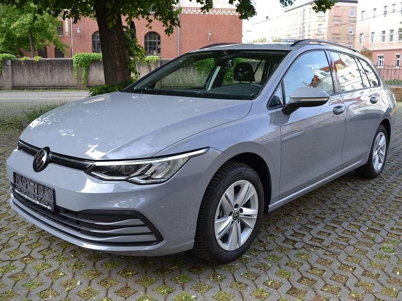 Mondsteingrau Gebraucht 2024 VW Golf VIII Life Kombi | 29.999 € (Fairer Preis) - Bild 1/4