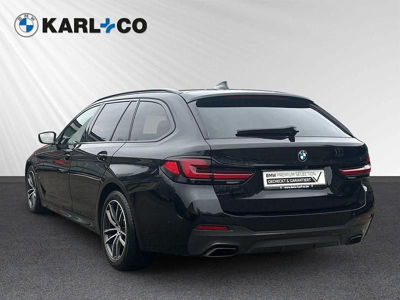 Gebraucht BMW 530 M Sport 286 PS (210 kW) 2023 Black sapphire metallic (schwarz) Kombi