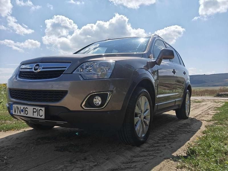 Braun Gebraucht 2014 Opel Antara Design Edition SUV | 10.000 € (Teuer) - Bild 1/4
