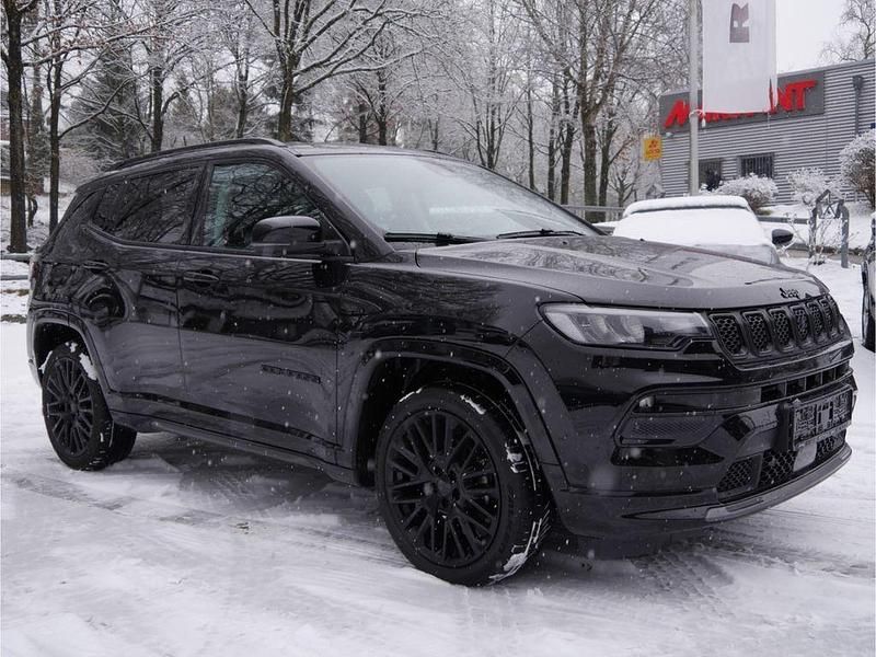 Gebraucht Jeep Compass 131 PS (96 kW) 2023 Schwarz SUV