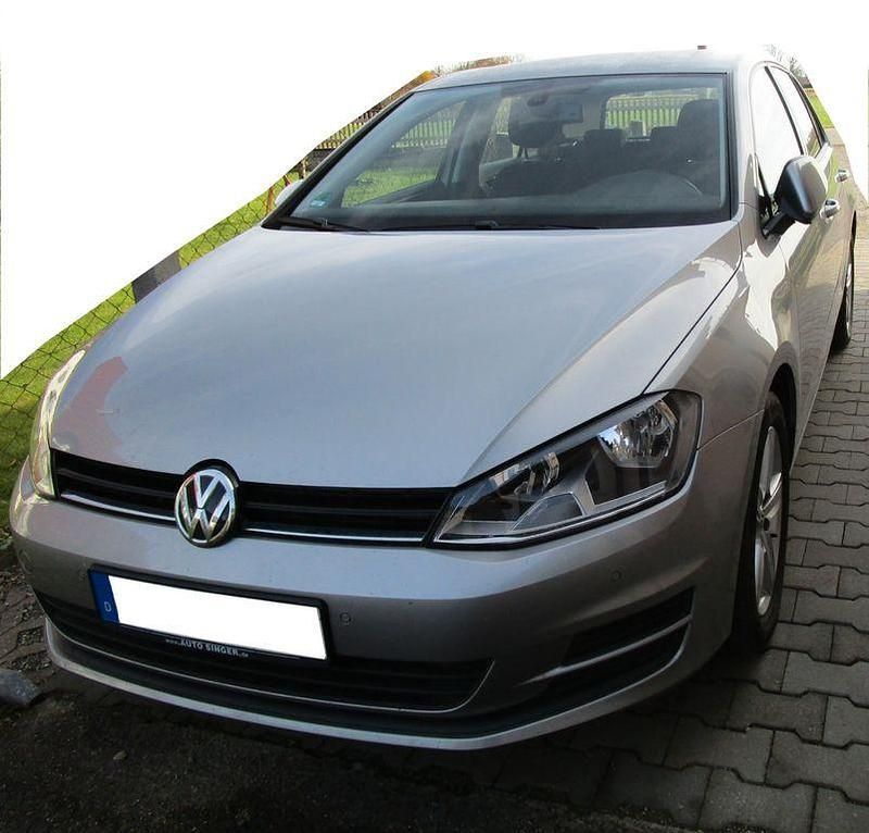 Silber Gebraucht 2013 VW Golf VII Comfortline Limousine | 5.999 € (Superpreis) - Bild 1/4
