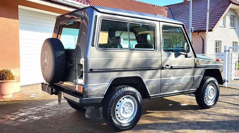 172 anthrazit Gebraucht 1988 Mercedes G230 SUV | 44.850 € - Bild 1/4