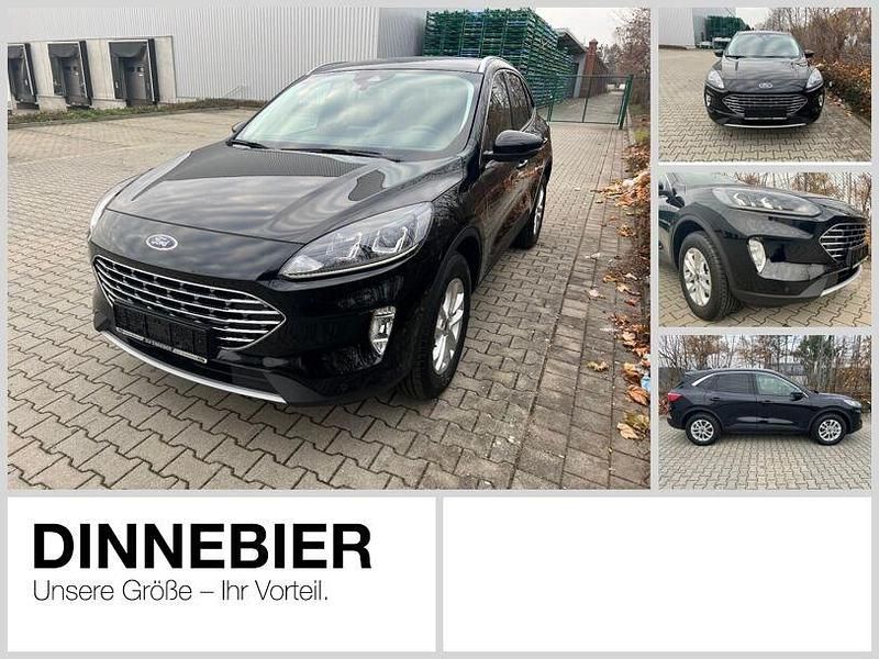 Schwarz (metallic) Gebraucht 2022 Ford Kuga Titanium SUV | 24.380 € (Guter Preis) - Bild 1/4