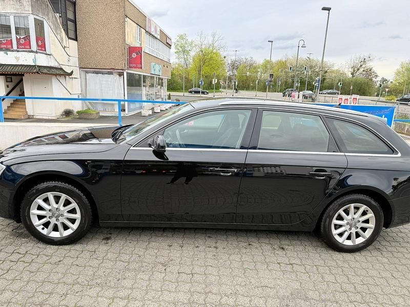 Gebraucht Audi A4 143 PS (105 kW) 2013 Schwarz Kombi