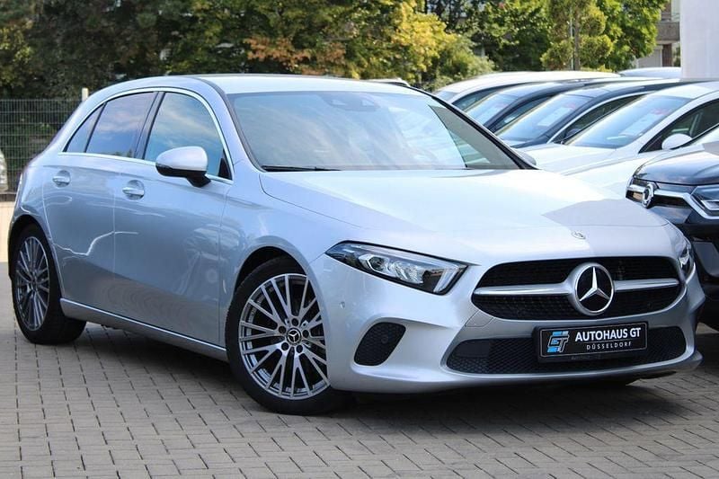 Gebraucht Mercedes A180 136 PS (100 kW) 2021 Iridiumsilber Limousine