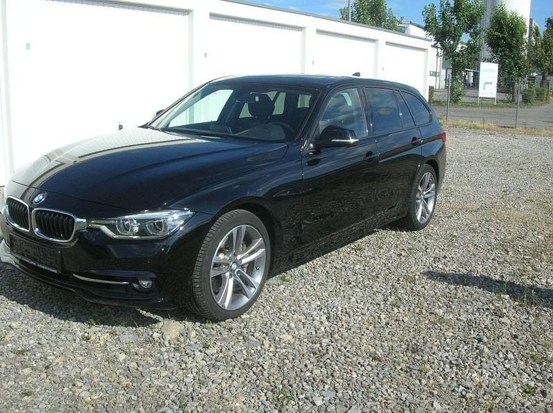 Schwarz Gebraucht 2017 BMW 335 Sport Line Limousine | 18.250 € (Superpreis) - Bild 1/4