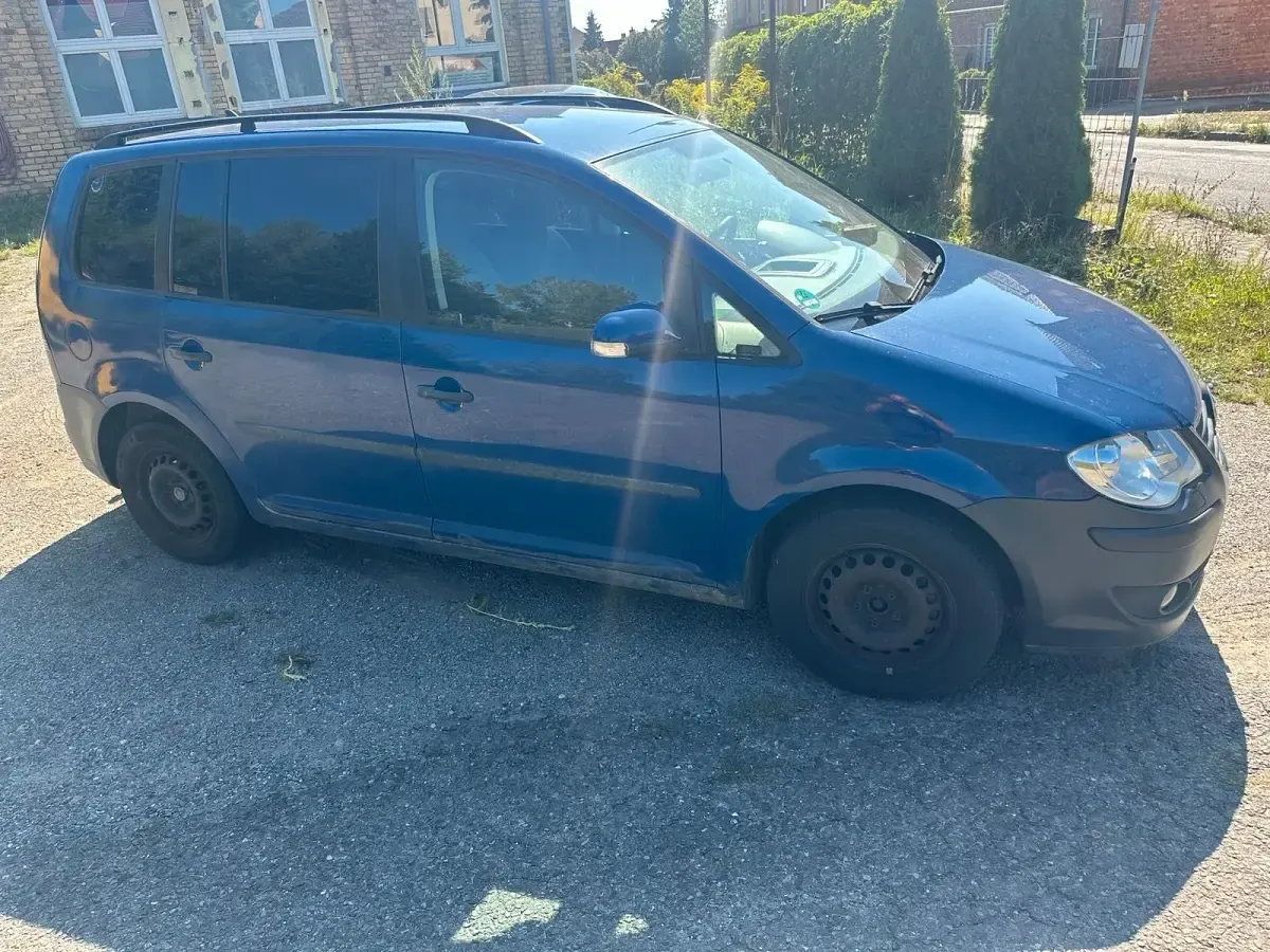 Gebraucht VW Touran 105 PS (77 kW) 2008 Blau Van / Kleinbus